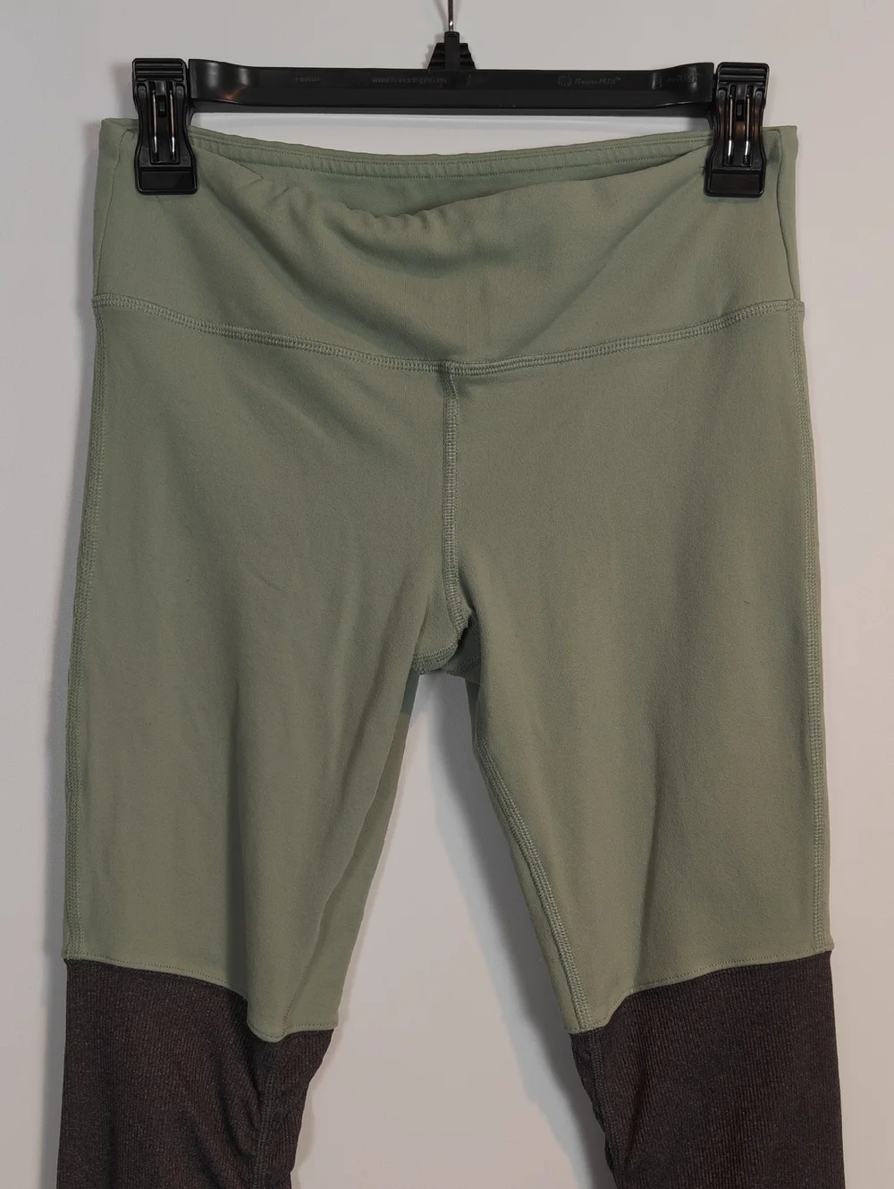 ALO YOGA Goddess Ribbed Leggings in Sage and Stormy Heather Size Small
